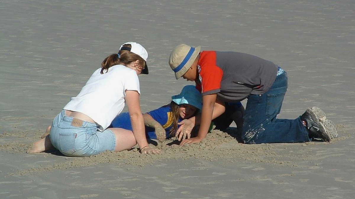 Featured image for why kid only plays with non toys